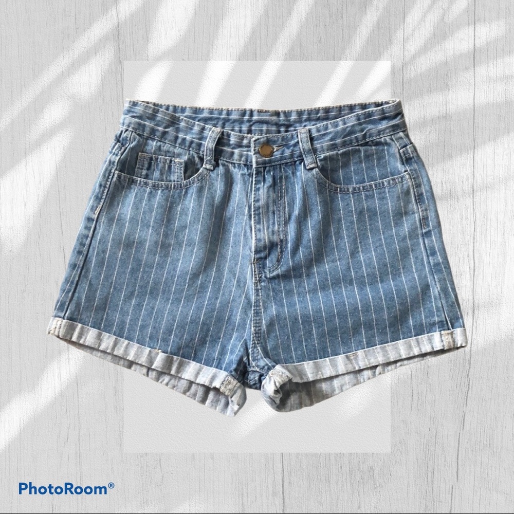 Pinstripe High Waisted Cuffed Jean Shorts Small